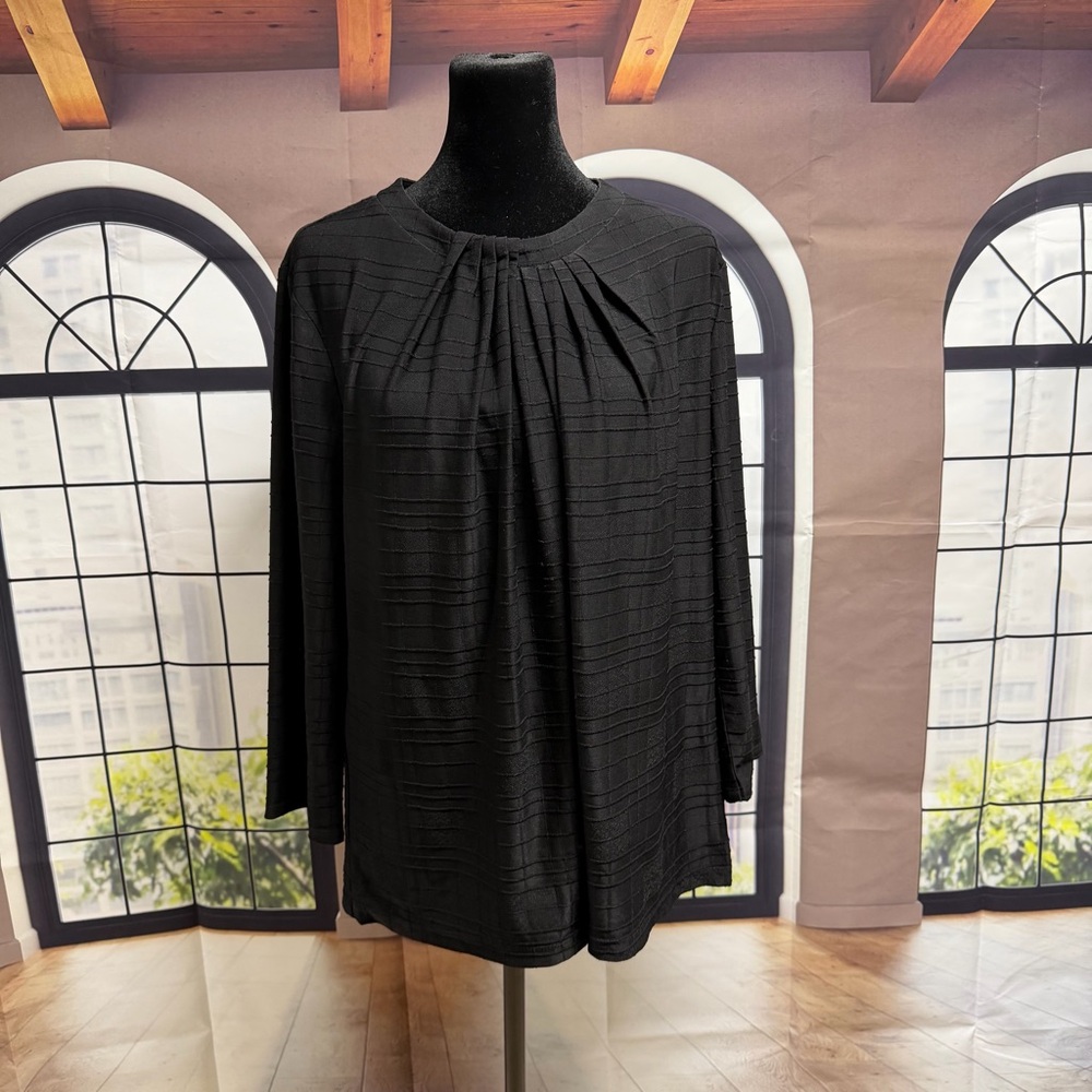 Liz Claiborne Black Textured Blouse